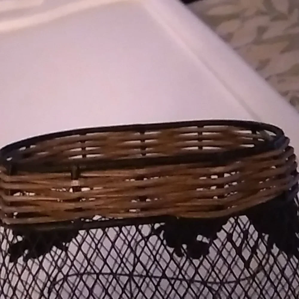Metal Leaf Basket